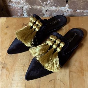 Pointed toe gold tassel velvet slip on mules 7.5